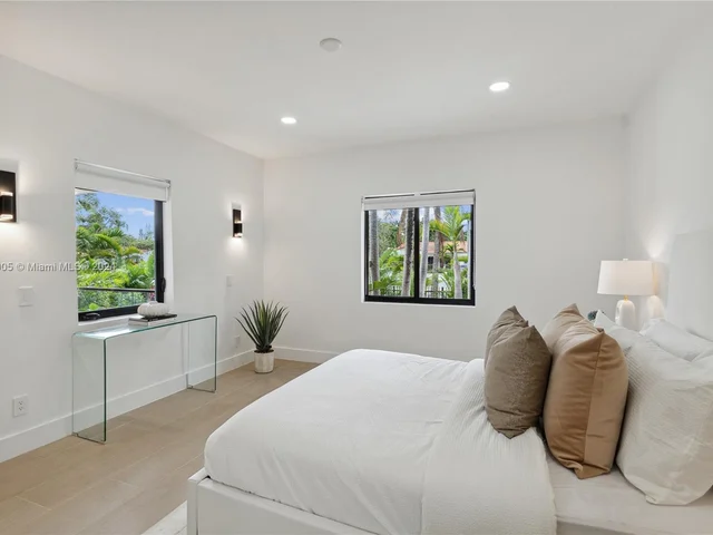 519 SW 25th Rd, Miami FL 33129