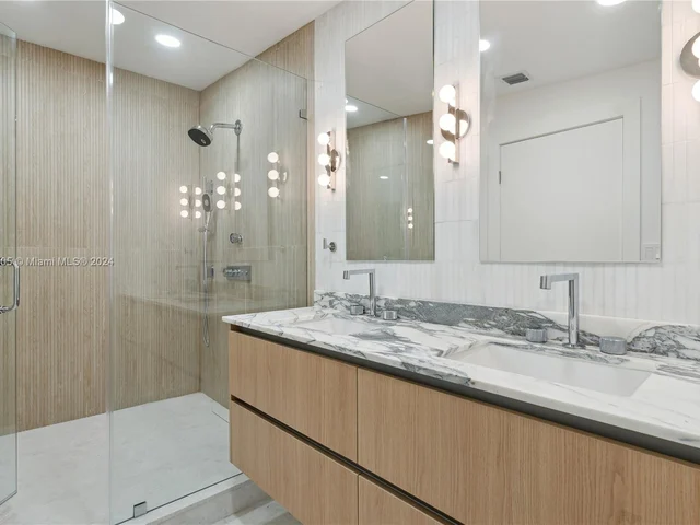 519 SW 25th Rd, Miami FL 33129