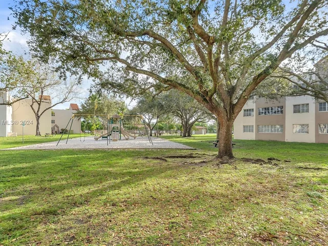 6065 NW 186th St # 302, Hialeah FL 33015