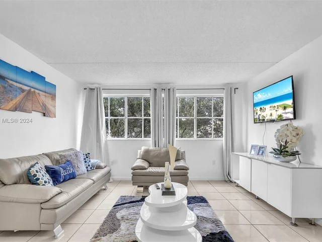 6065 NW 186th St # 302, Hialeah FL 33015