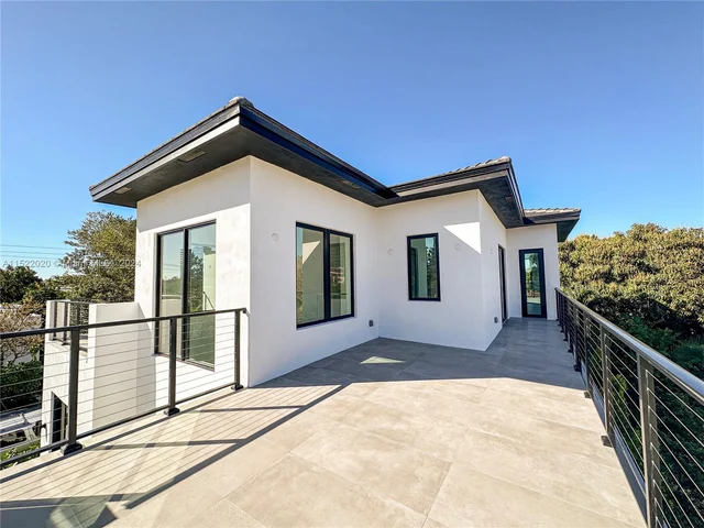 9000 Abbott Ave, Surfside FL 33154