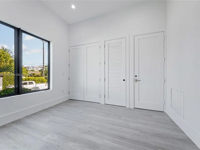 9000 Abbott Ave, Surfside FL 33154