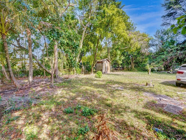 25 NW 127TH ST, North Miami FL 33168