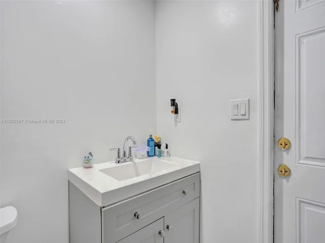 25 NW 127TH ST, North Miami FL 33168