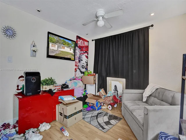 25 NW 127TH ST, North Miami FL 33168