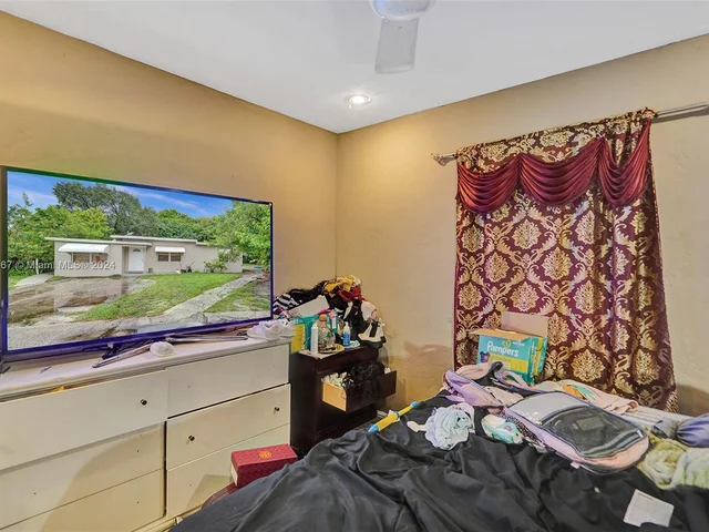 25 NW 127TH ST, North Miami FL 33168