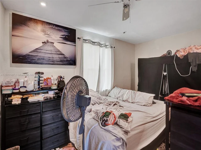 25 NW 127TH ST, North Miami FL 33168