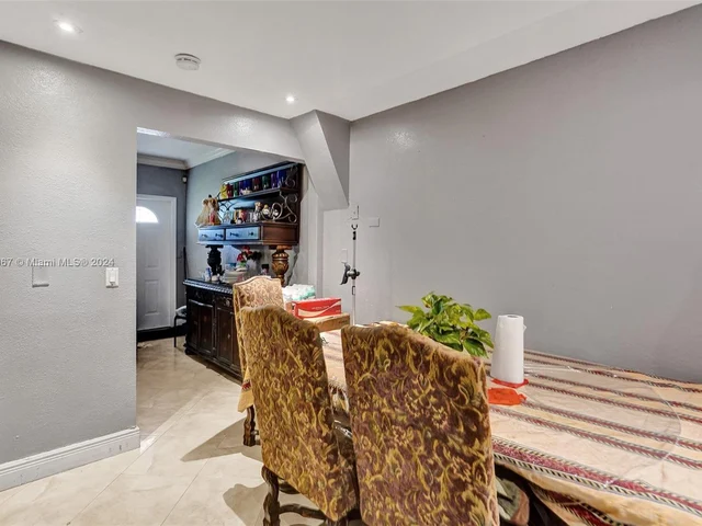 25 NW 127TH ST, North Miami FL 33168