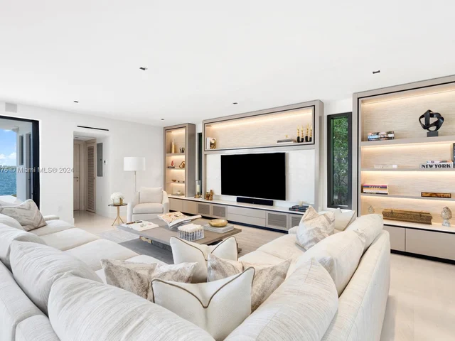 1995 NE 118th Rd, North Miami FL 33181