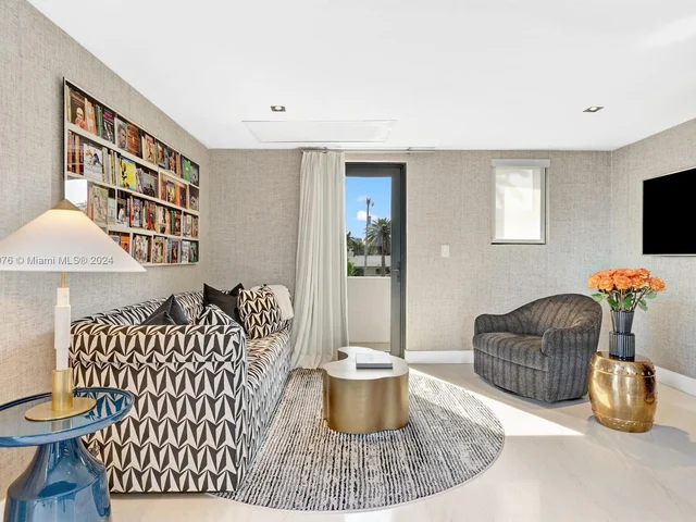 1995 NE 118th Rd, North Miami FL 33181