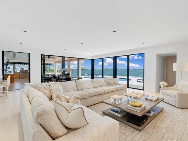 1995 NE 118th Rd, North Miami FL 33181