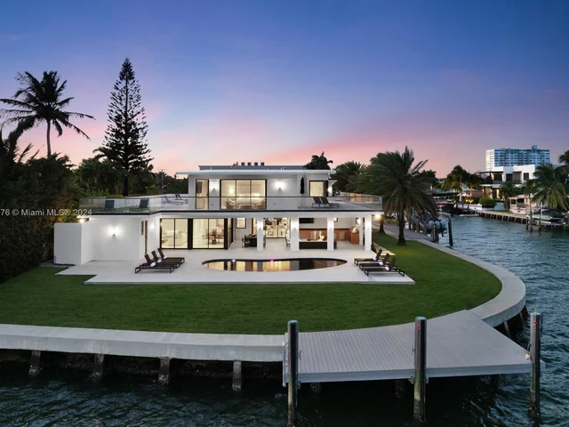 1995 NE 118th Rd, North Miami FL 33181