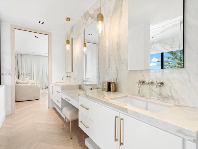 1995 NE 118th Rd, North Miami FL 33181