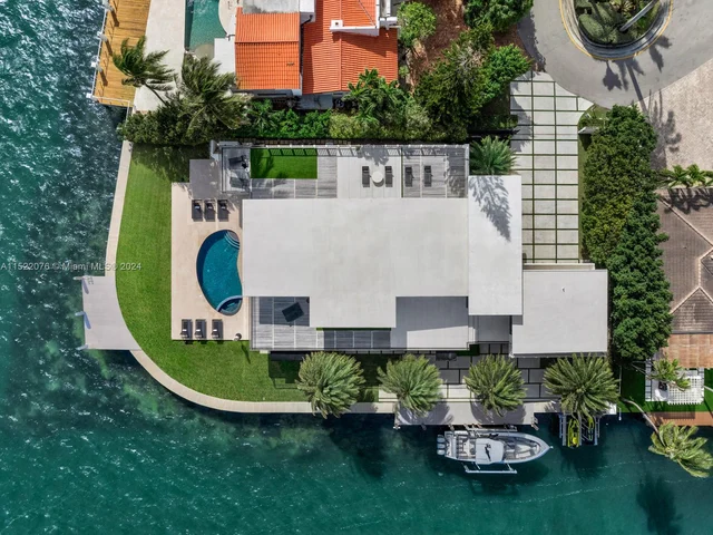 1995 NE 118th Rd, North Miami FL 33181