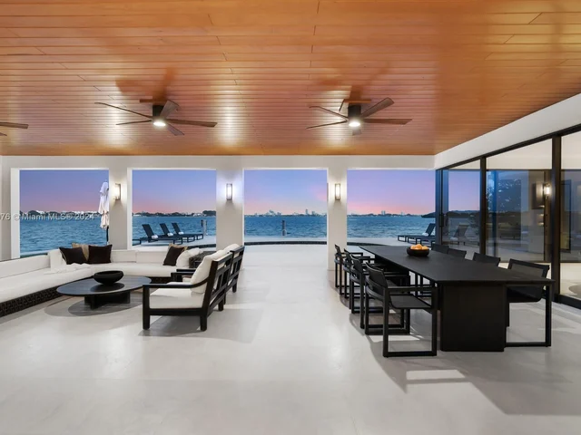 1995 NE 118th Rd, North Miami FL 33181