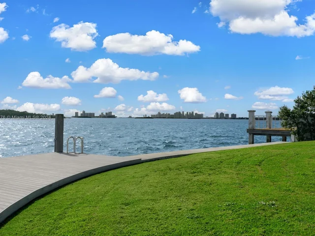 1995 NE 118th Rd, North Miami FL 33181