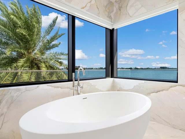 1995 NE 118th Rd, North Miami FL 33181