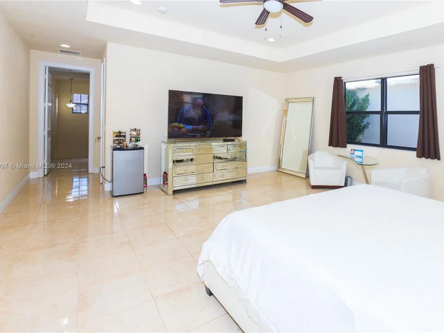 9965 NW 86 TE, Doral FL 33178