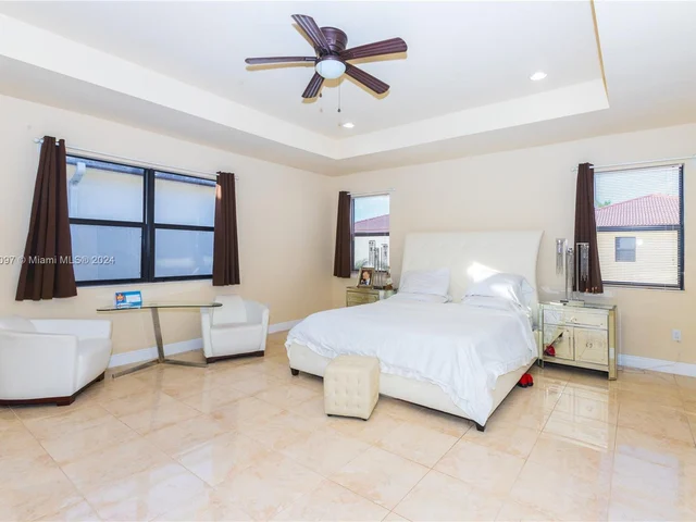 9965 NW 86 TE, Doral FL 33178