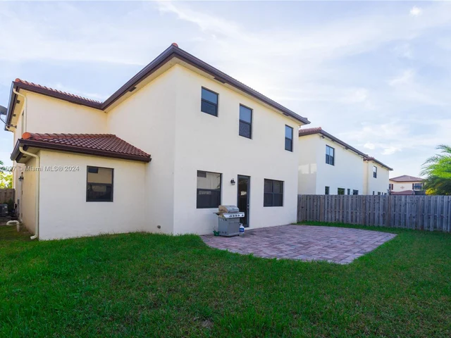 9965 NW 86 TE, Doral FL 33178