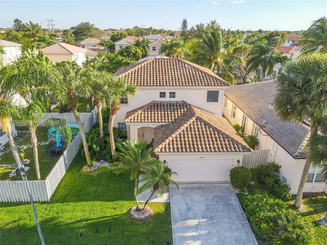 6858 NW 33rd St, Margate FL 33063