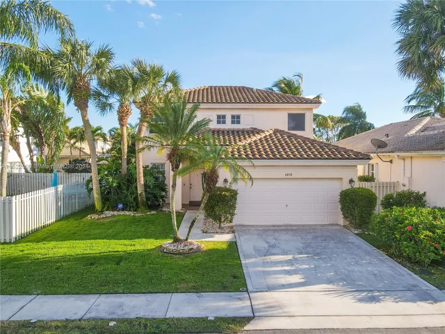 6858 NW 33rd St, Margate FL 33063