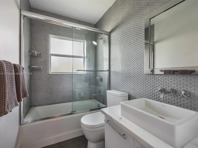 9380 SW 73rd Ave, Pinecrest FL 33156