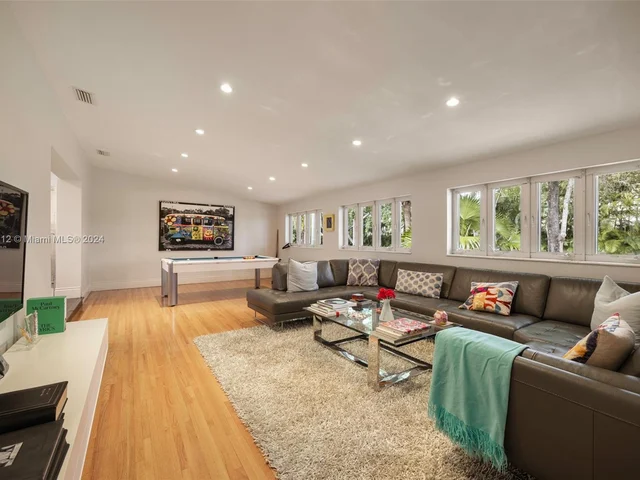 9380 SW 73rd Ave, Pinecrest FL 33156