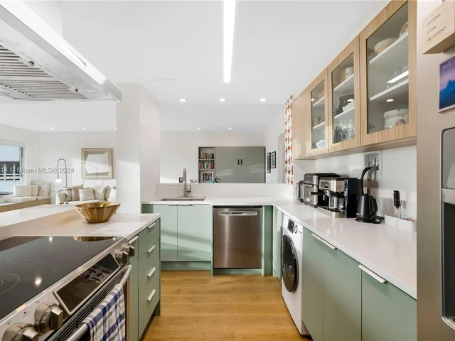 9100 W Bay Harbor Dr # 11C, Bay Harbor Islands FL 33154