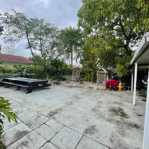 10275 SW 34th St, Miami FL 33165