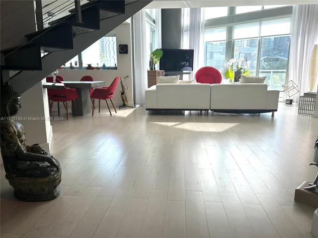 92 SW 3rd St # 506, Miami FL 33130