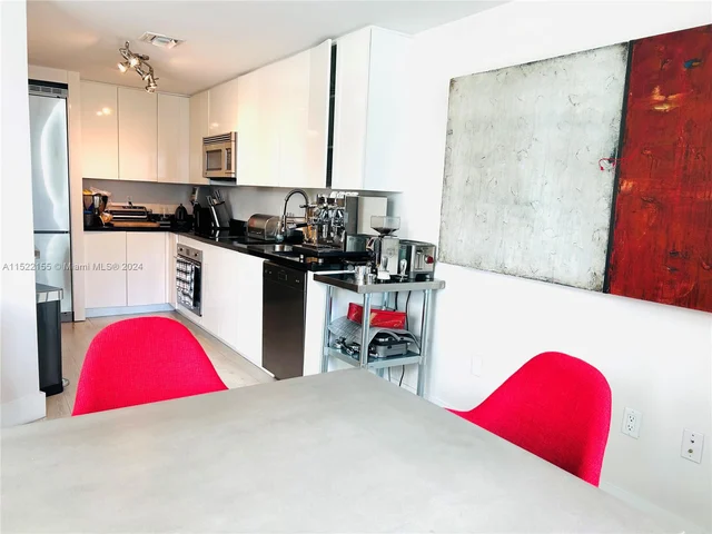 92 SW 3rd St # 506, Miami FL 33130