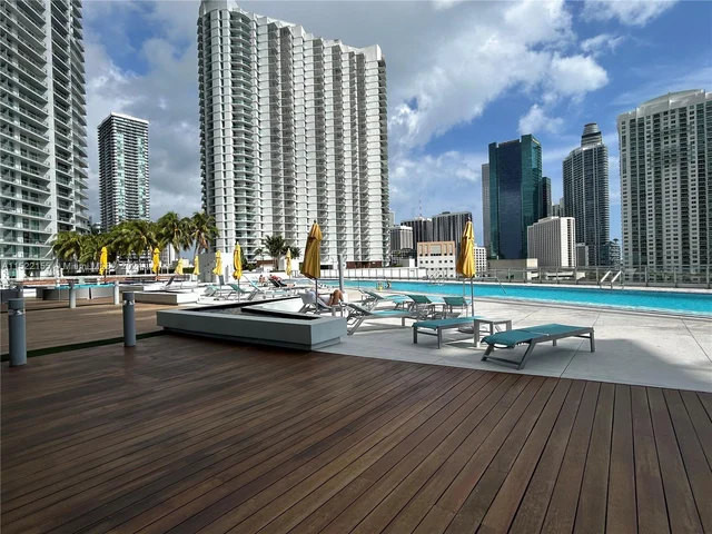 92 SW 3rd St # 506, Miami FL 33130