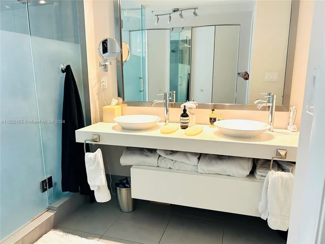 92 SW 3rd St # 506, Miami FL 33130