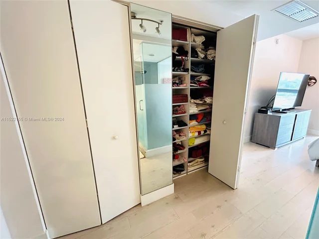 92 SW 3rd St # 506, Miami FL 33130