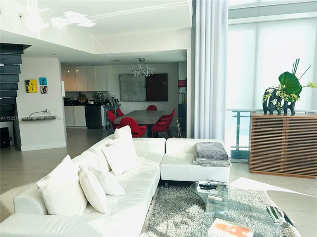 92 SW 3rd St # 506, Miami FL 33130