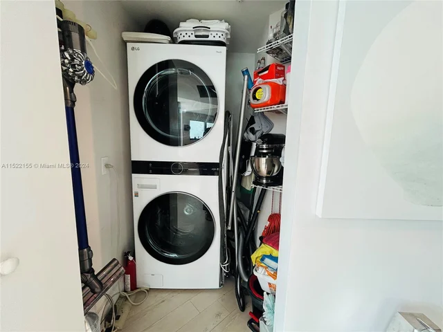 92 SW 3rd St # 506, Miami FL 33130