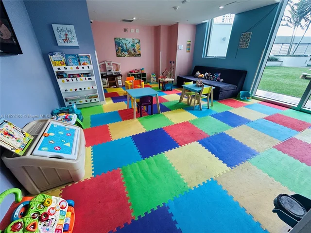 92 SW 3rd St # 506, Miami FL 33130