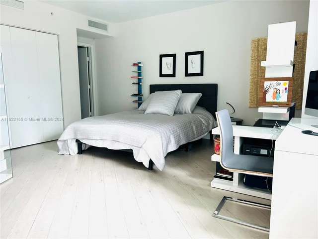 92 SW 3rd St # 506, Miami FL 33130