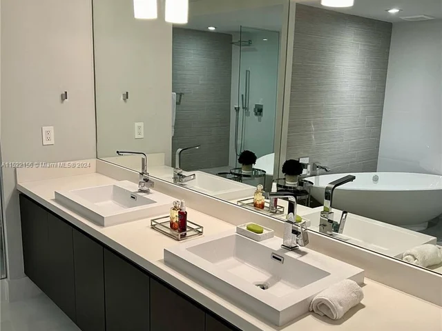 330 Sunny Isles Blvd # 705, Sunny Isles Beach FL 33160