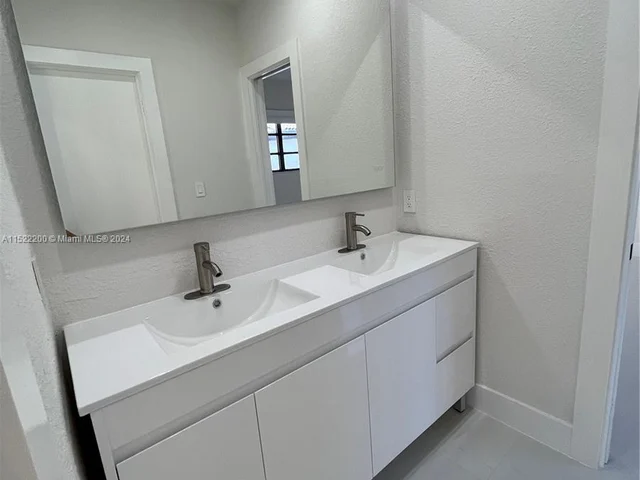 Confidential SW 136TH AVE # 0, Miami FL 33184