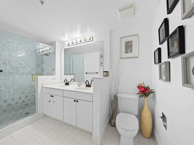 17150 N Bay Rd # 2412, Sunny Isles Beach FL 33160