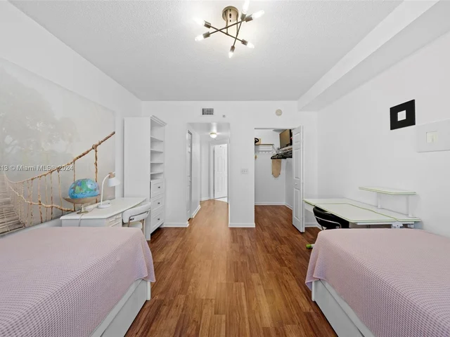 17150 N Bay Rd # 2412, Sunny Isles Beach FL 33160