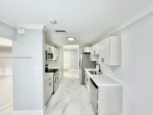 2798 S Carambola Cir S # 2798, Coconut Creek FL 33066