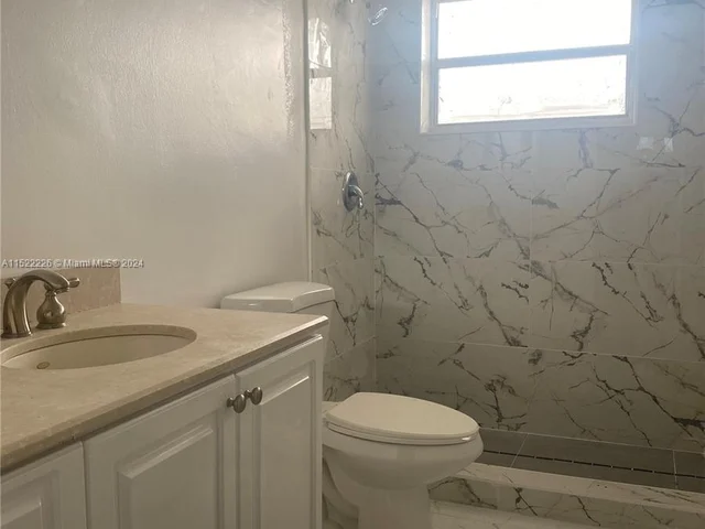 5181 W Oakland Park Blvd # 306, Lauderdale Lakes FL 33313