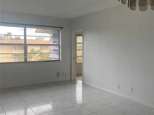 5181 W Oakland Park Blvd # 306, Lauderdale Lakes FL 33313