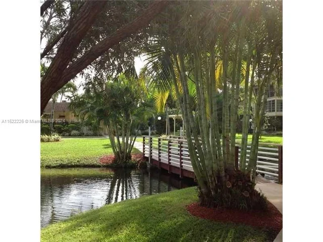 5181 W Oakland Park Blvd # 306, Lauderdale Lakes FL 33313