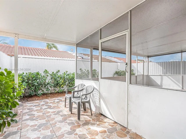 7616 NW 182nd Ter # 203, Hialeah FL 33015