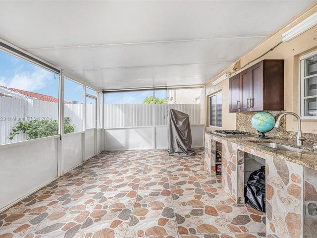 7616 NW 182nd Ter # 203, Hialeah FL 33015