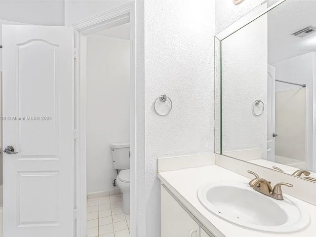 7616 NW 182nd Ter # 203, Hialeah FL 33015